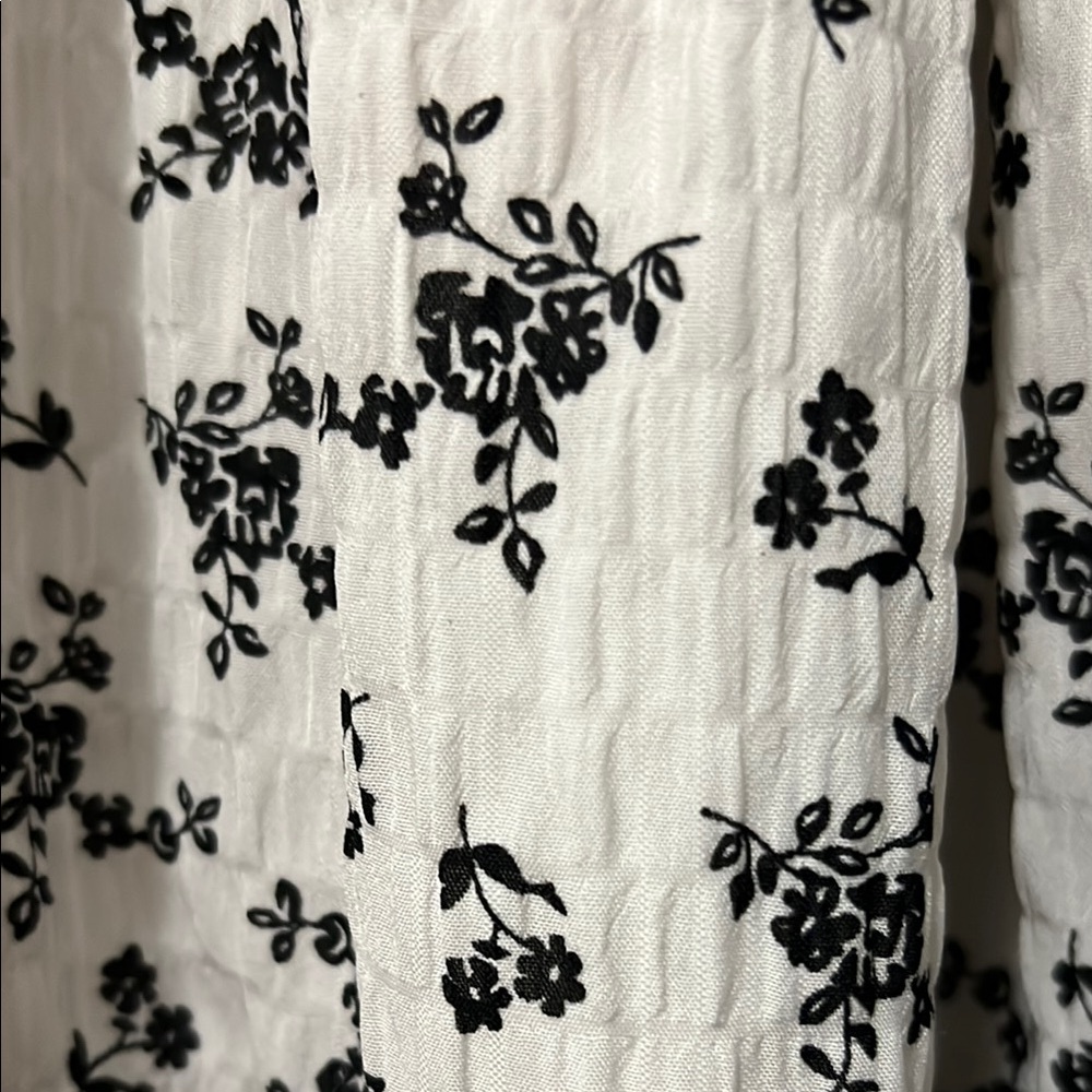 Floral Black and White Skirt - Picture 3 of 3